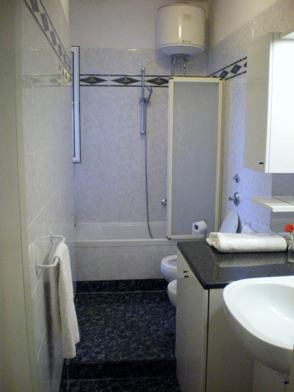 Apartment Melozzo Μιλάνο Δωμάτιο φωτογραφία