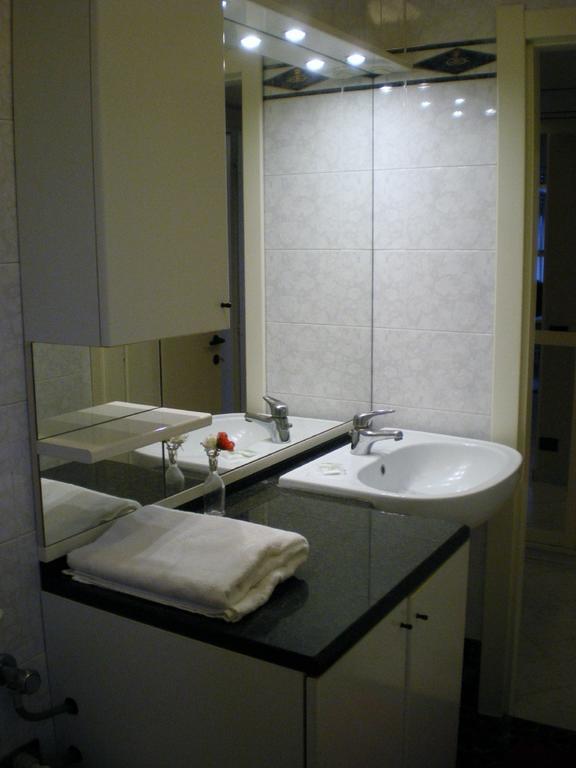 Apartment Melozzo Μιλάνο Δωμάτιο φωτογραφία